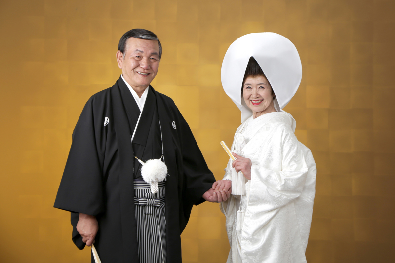 ドレスと白無垢