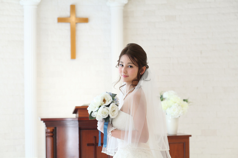 【前撮り/フォトウェディング】洋装チャペル+撮影全データ(77,000円税込)写真100カット+衣装ランクアップなしで選び放題