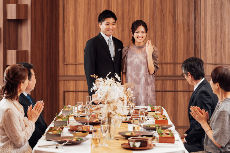 【顔合わせ会食フォト】チャペル撮影＆集合写真★洋装1着データ＋進行・しおり付☆92,000円