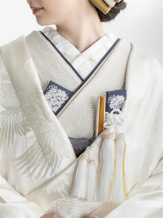 新婦 重ね衿：鉄紺 