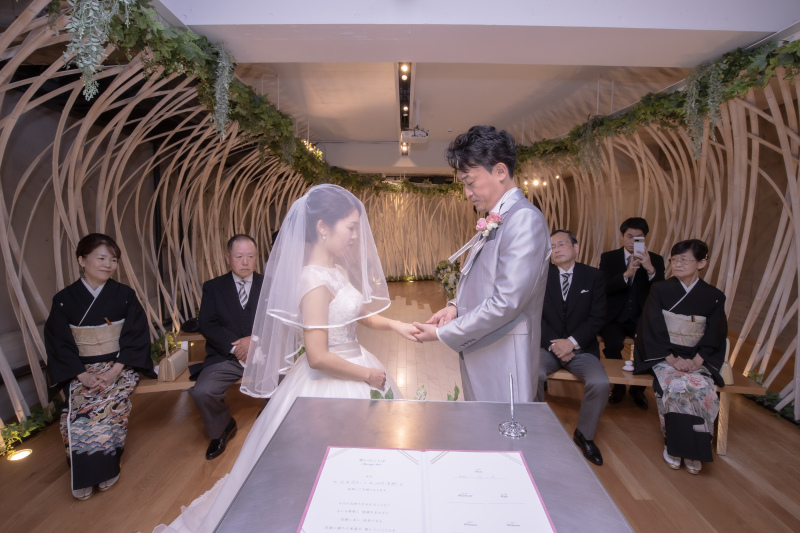 永遠の愛の象徴♡指輪の交換