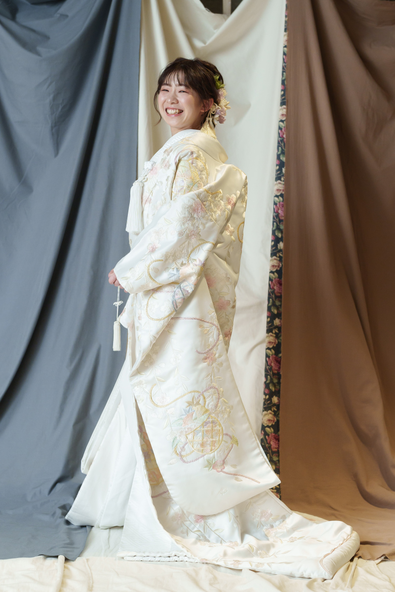 【 和装*ソロフォト 】もっと楽しくわがままに、お姫様気分のフォト!チャペルやスタジオで撮影可能◎来年5月末迄の撮影で基本料割引