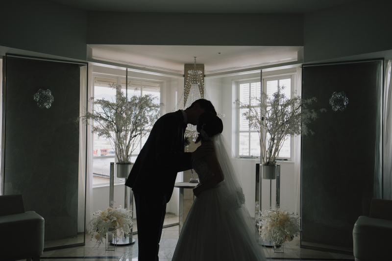 嬉し恥ずかし…誓いのキスはロマンティックに♡