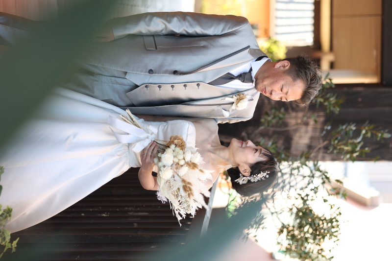 お二人らしい自然な笑顔で