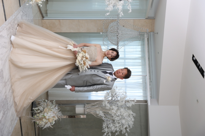 温かな光が差す神聖なチャペルで