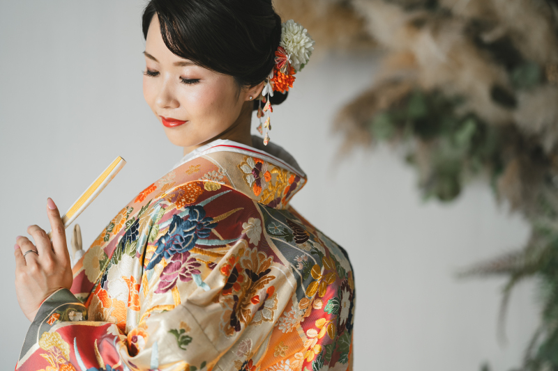 メイクも衣裳と合わせて