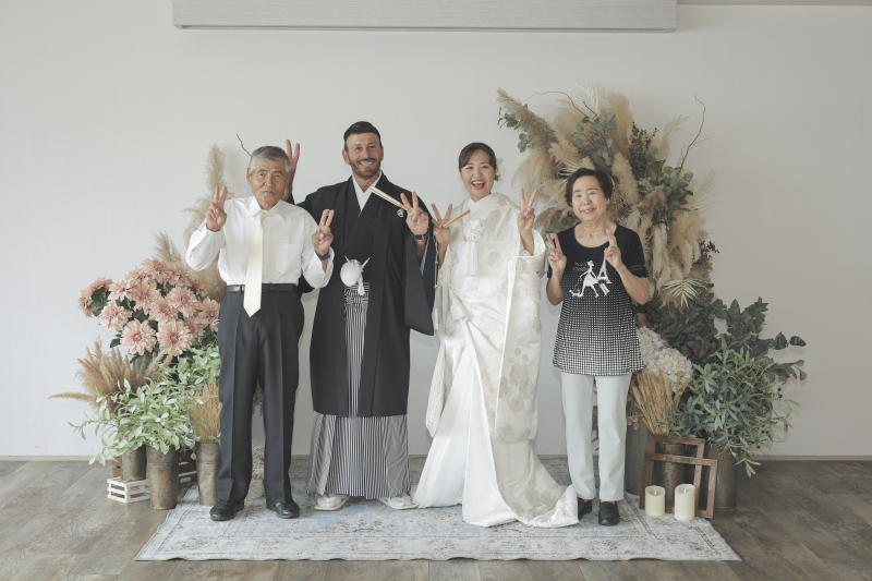 ご両親と一緒に記念の一枚