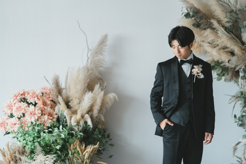 タキシード姿もビシッとカッコよく