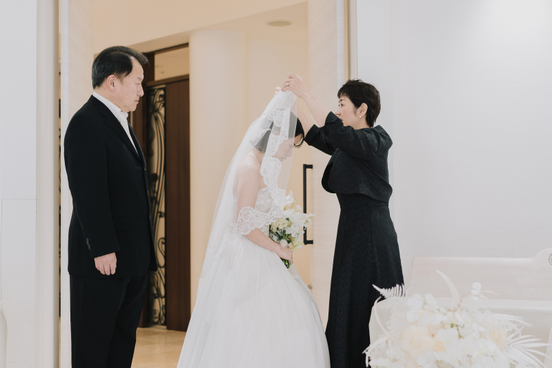 お母様によるベールダウン