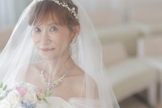 小さな結婚式 神戸モザイク店_チャペル×洋装