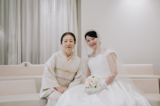 小さな結婚式 神戸モザイク店_チャペル×洋装