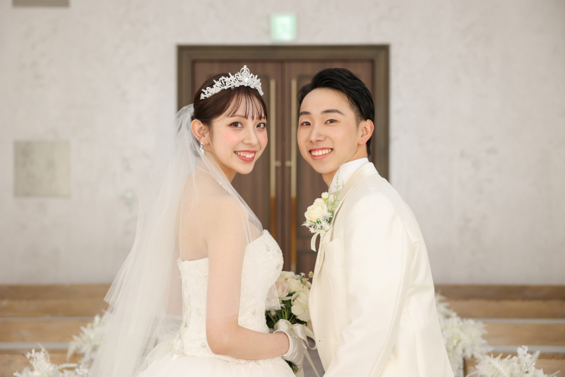 純白のチャペルに響く、笑顔と幸せ