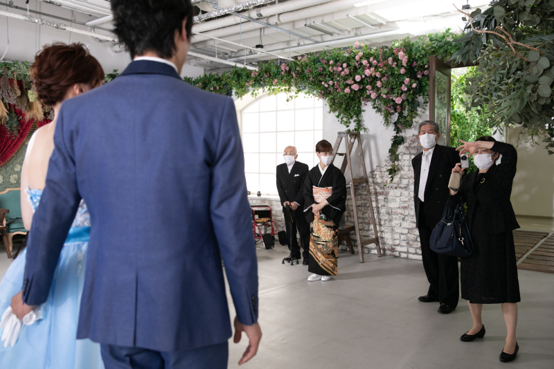 小さな結婚式 大阪ハービスENT店_家族・友人を撮影に呼べる
