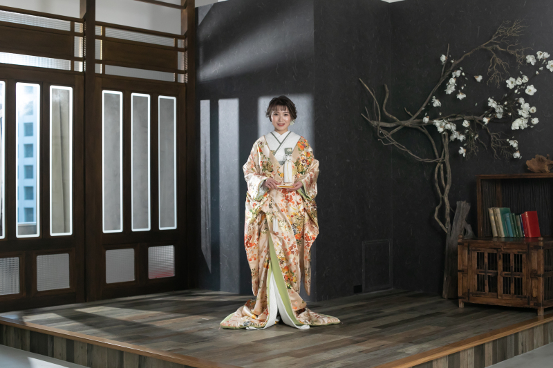 【 和装*ソロフォト 】〔ハウススタジオフォト〕もっと楽しくわがままに、お姫様気分のフォト!来年5月末迄の撮影なら基本料割引♪