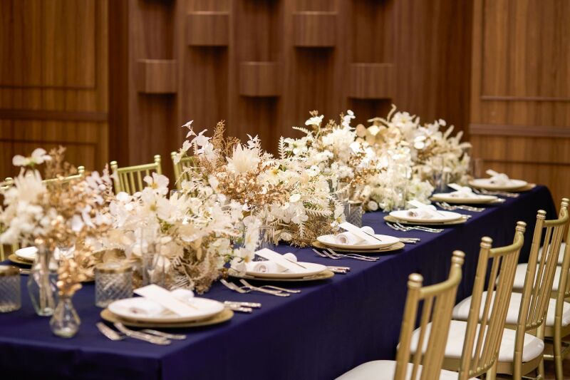 【会食付き】〈洋装1着フォトウェディング+フルコース会食セットプラン〉6名様~叶う♪ 全カットデータ付き|ファミリーフォト