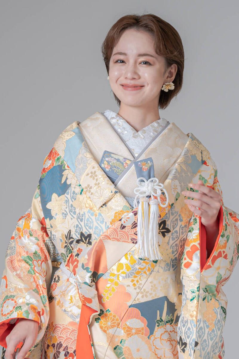 慶長花比べ 自然風景を穏やかに表現する和装