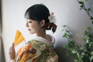 色打掛、白無垢、黒振袖、紋服のラインナップが豊富