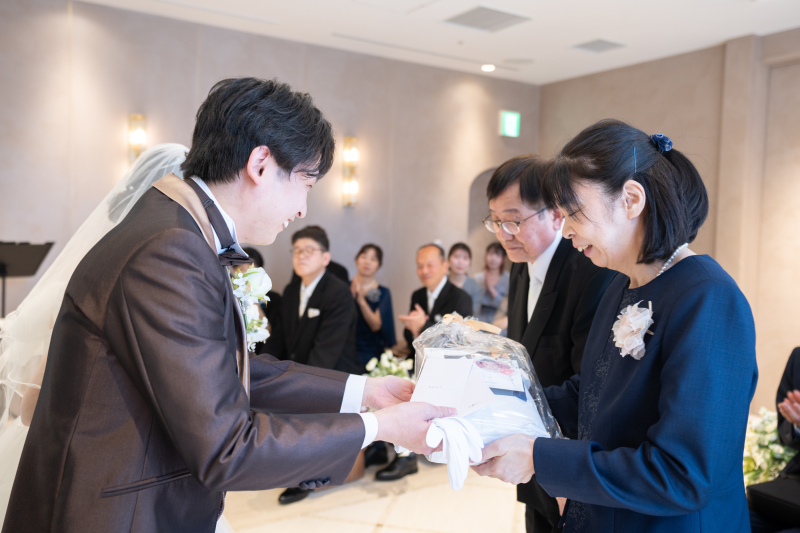 挙式演出(花束贈呈、ケーキカットなど)も可能