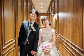 小さな結婚式 表参道店_表参道チャペル（カラードレス）
