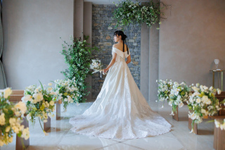 小さな結婚式 表参道店_表参道チャペル(ウェディングドレス)