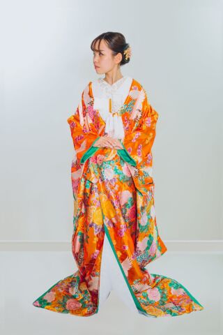 朱金地鶴にバラ