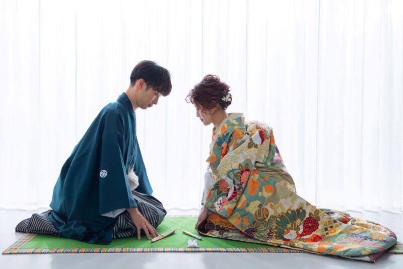 お辞儀ショット