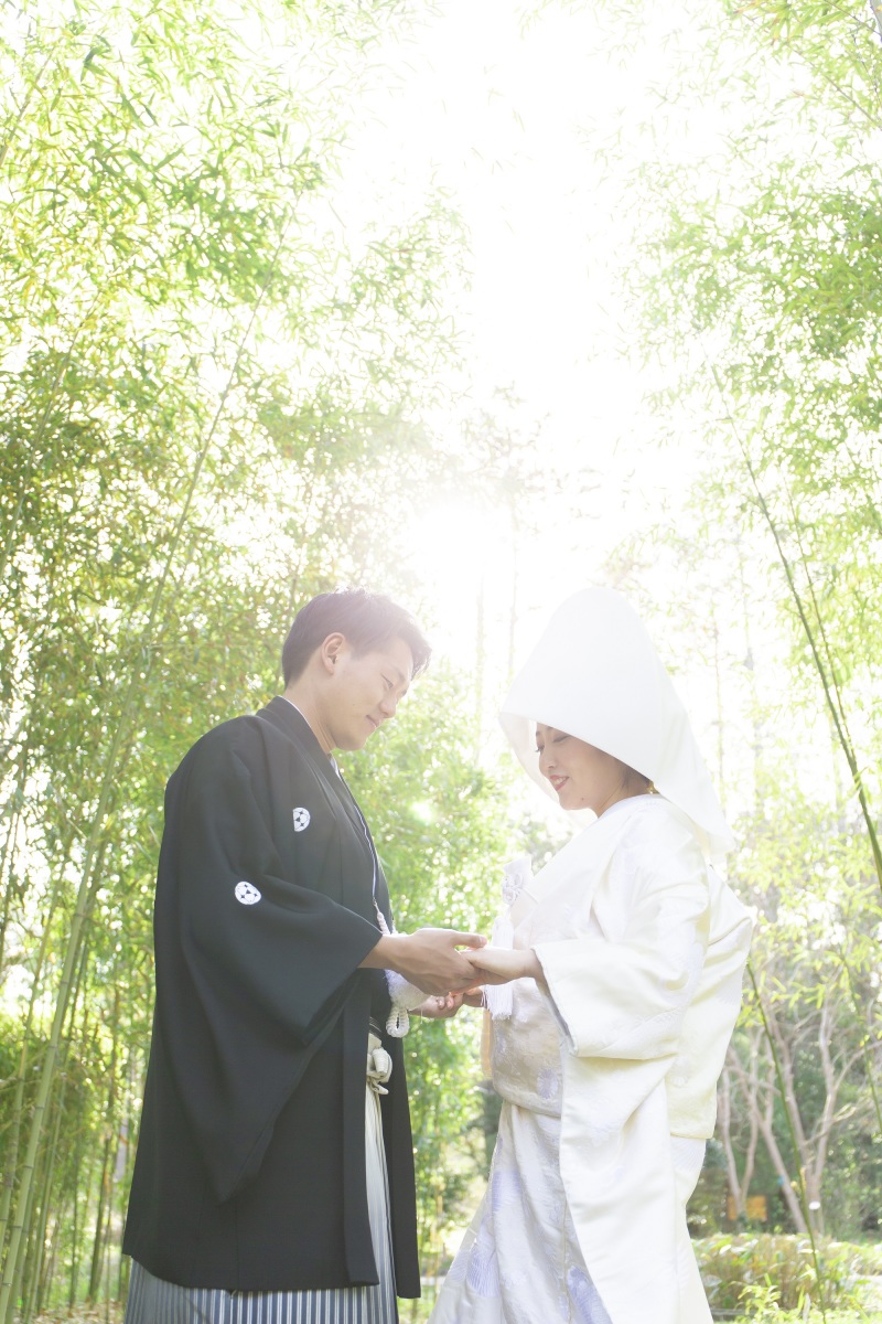 森の中で静かなお二人の時間