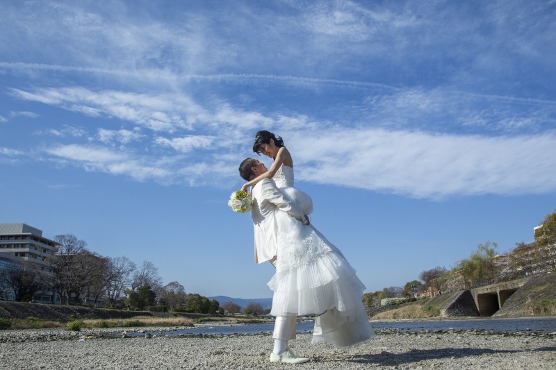 鴨川で抱っこショット！