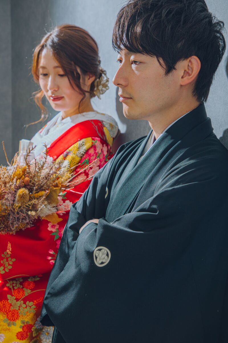 和装らしい凛とした表情で