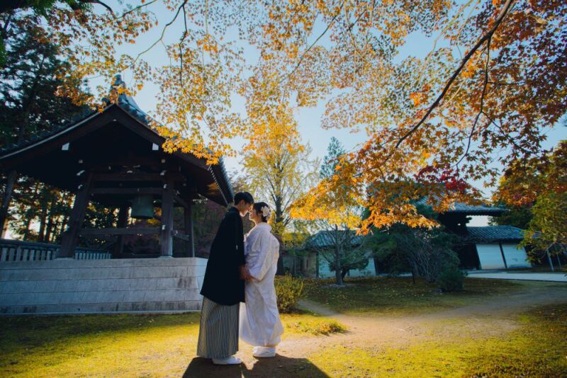 紅葉に囲まれて