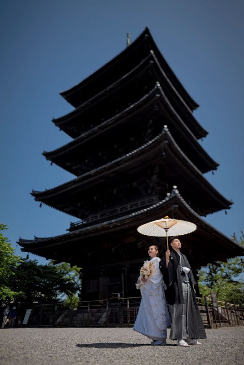 五重塔をバックに東寺らしいお写真