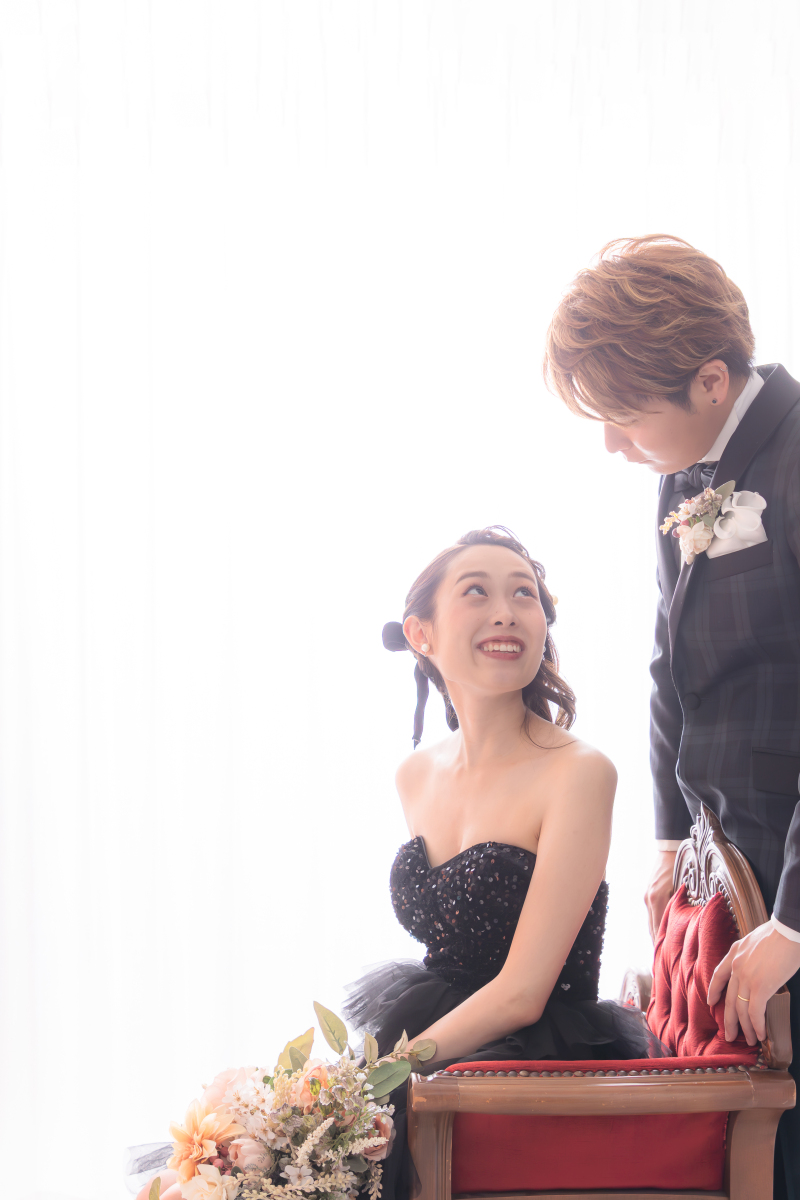 おしゃれなブラックドレス