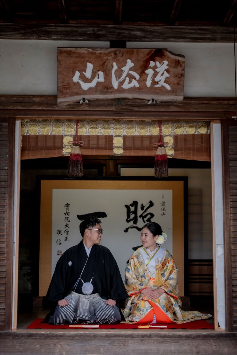 お辞儀ショット