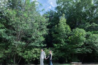 洋装で嵐山ロケーション撮影