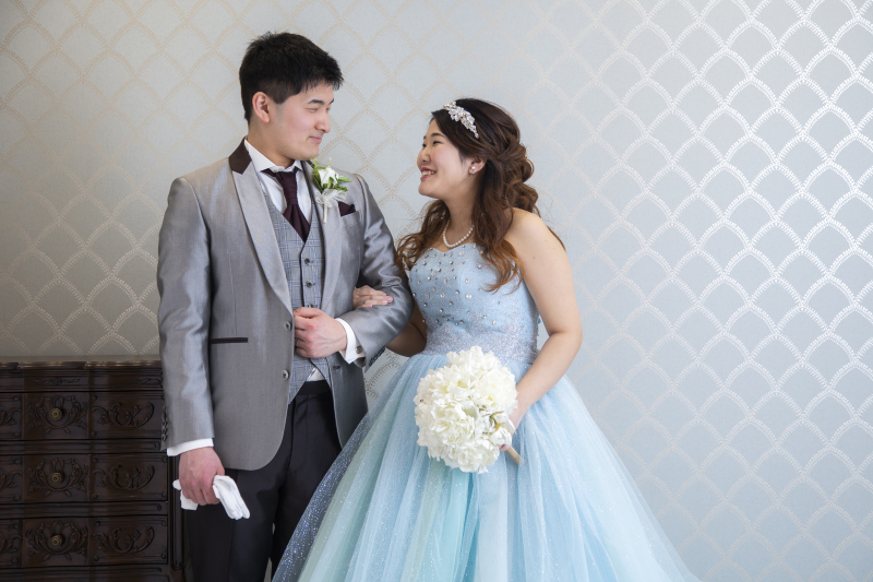 ブルーのドレスがとってもお似合い