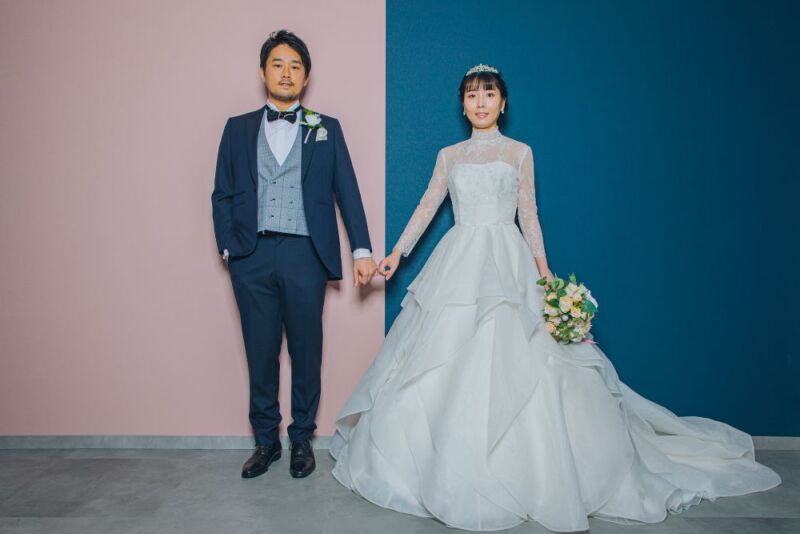 ポップな色壁前で♪