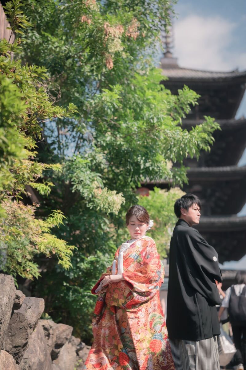 八坂の塔をバックに