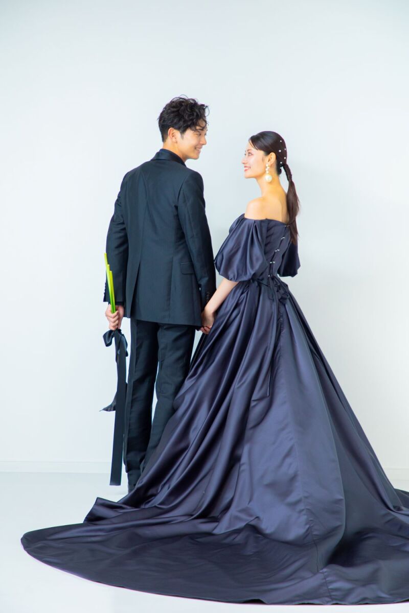 豊富なカラードレスをご覧ください