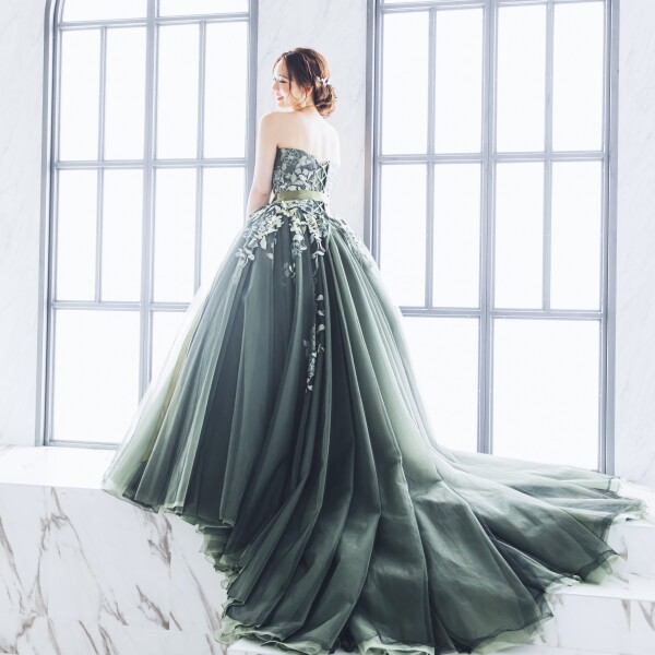 ワタベウェディング京都フォトスタジオ_カラードレスが豊富