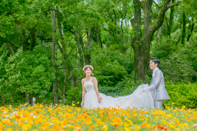 ご新婦様の笑顔が優しく自然で