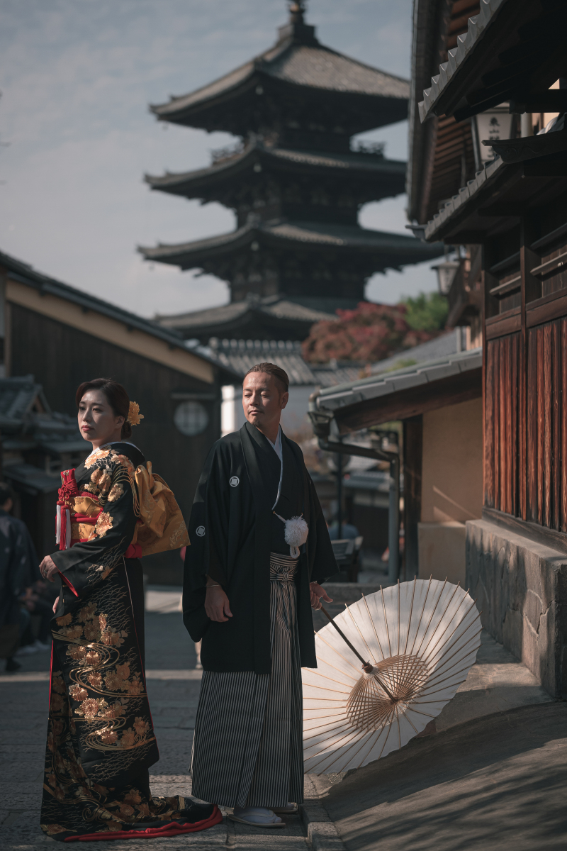 お二人の雰囲気、衣裳、好きなテイストに合わせポーズ、構図を提案します