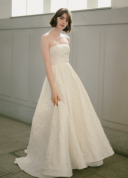 新作衣装コレクション〈Claire〉