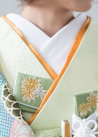 重ね衿〈芥子〉