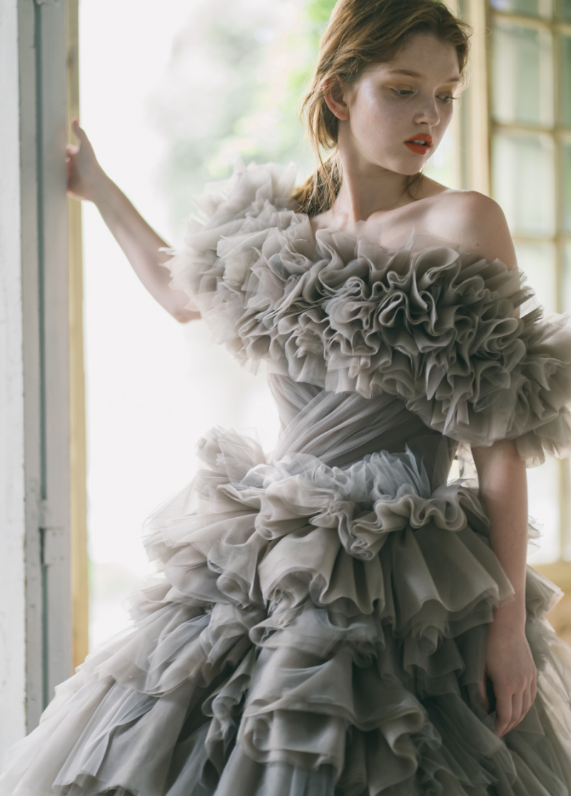 新作衣装コレクション〈Lodi〉