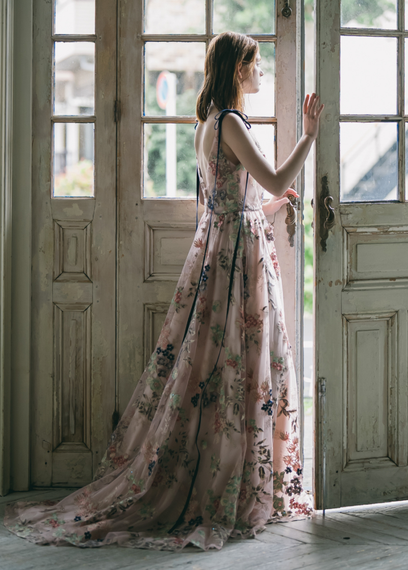 新作衣装コレクション〈Stiā〉