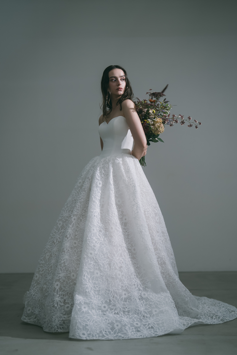 新作衣装コレクション〈Allōn〉（トップスなし）