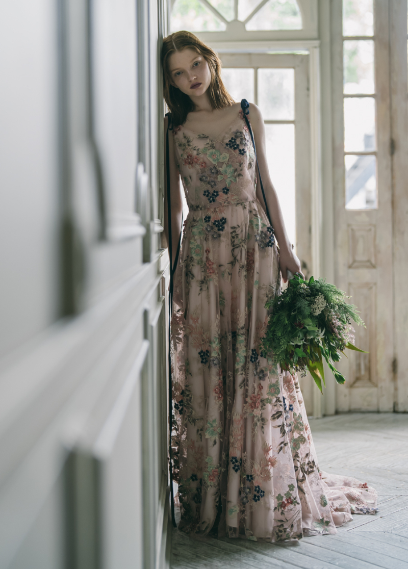 新作衣装コレクション〈Stiā〉