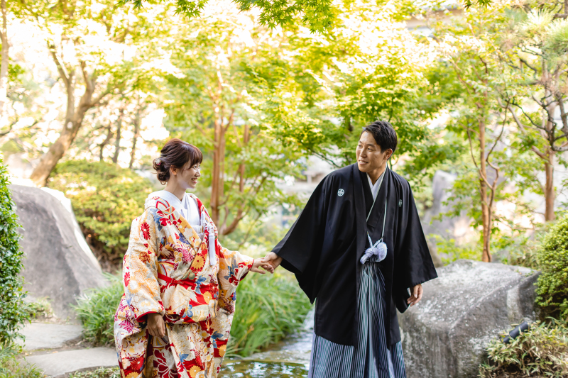 四季の移ろいが感じられる庭園で