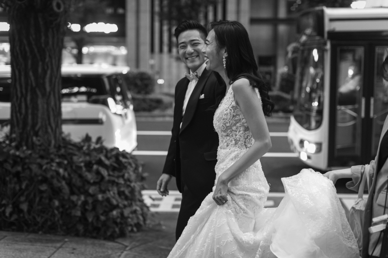 歩く姿もドラマチックに