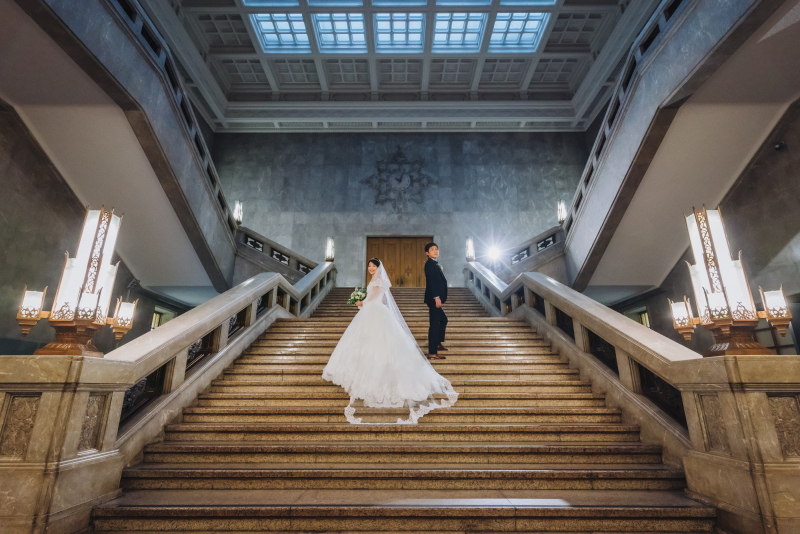 荘厳な大階段で